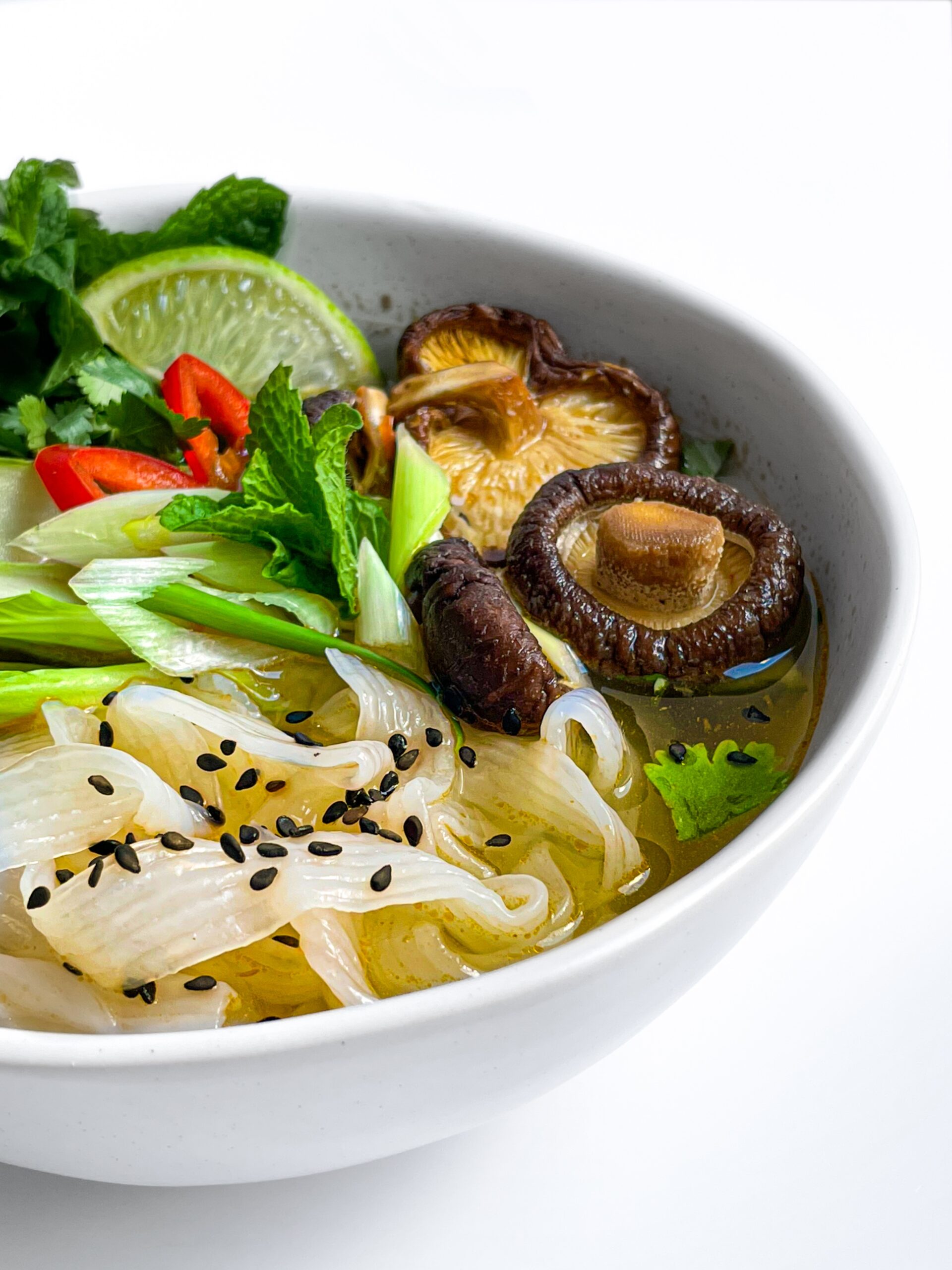 Chilled Konjac Noodle Soup - Slendier